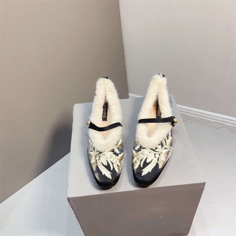 New Chinese Style Square Toe With Plush Coarse Single Order Korean Version Soft Soled Cheongsam Embroidered Low Heeled Hairy Women's Shoes