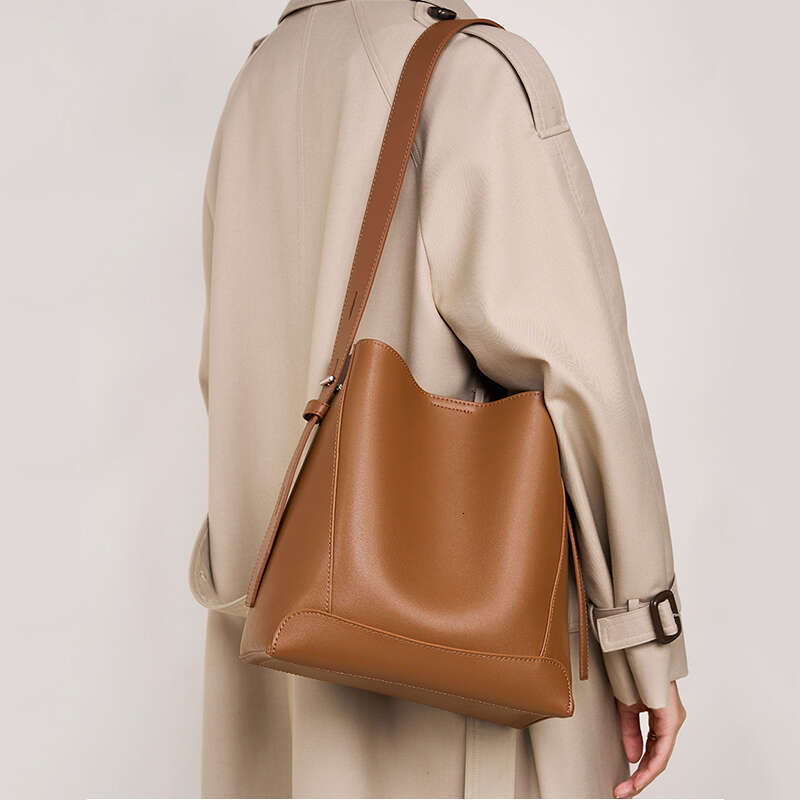 100% Genuine Leather Women Shoulder Large Capacity Cowhide Bucket Bags Fashion Casual Female Crossobdy Bag 2391
