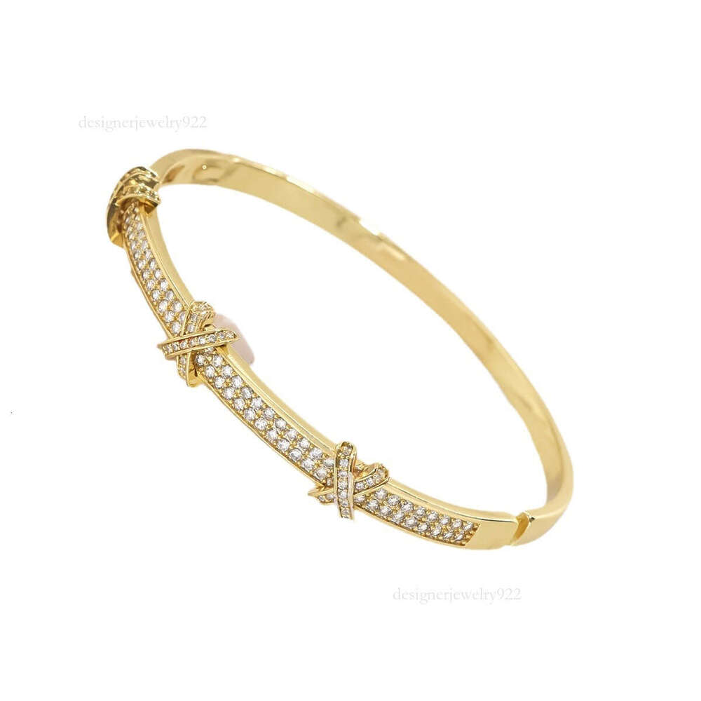 Exquisite Crossed X-shaped with Sparkg Dias Versatile Style Nails Small Medium Designer and High Grade Bracelet