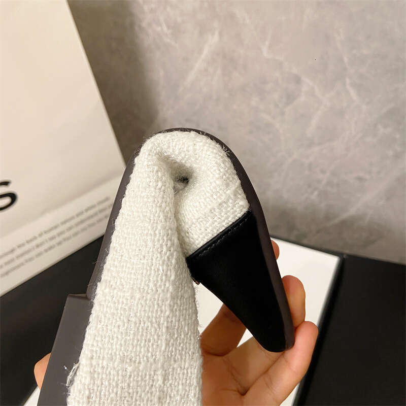 Xiaoxiangfeng Shallow Mouth Pointed Single Shoe Women's Spring And Summer New Korean Version Temperament Versatile Rhinestone Soft Sole Flat Shoe