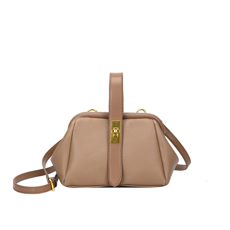 New designer's trendy new style, single shoulder slanted hand feel handbag, fashionable bag