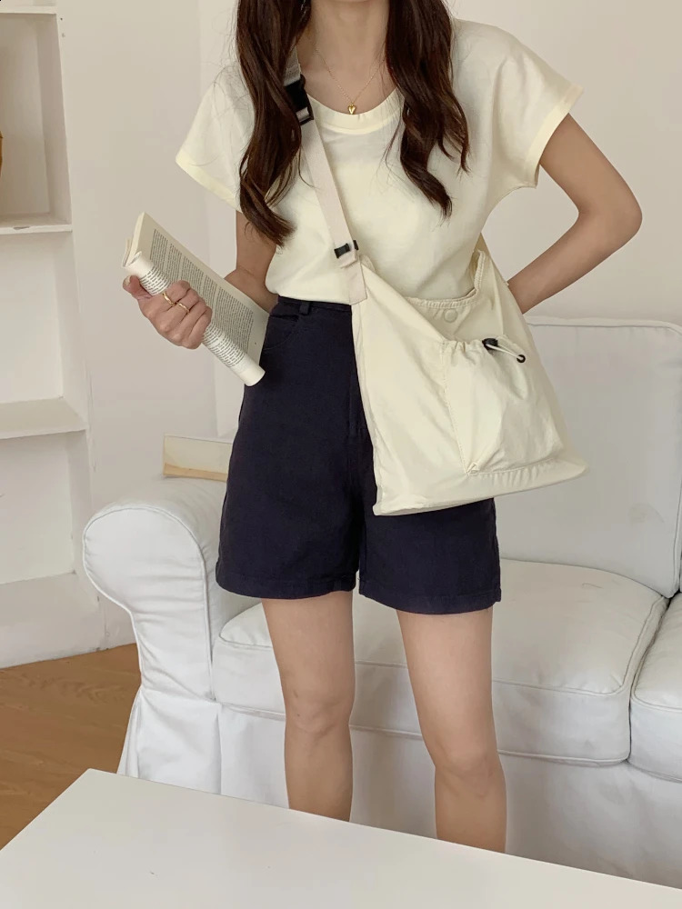 Summer Nylon Womens Bag with Ten Font Simple Lightweight and Casual Drawback Bag Prefabricated Womens Shoulder Bag 241105