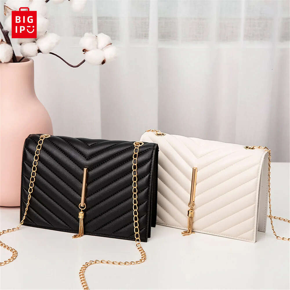 Designer Bag Fashion Tassel Flap Crossbody Bags V Pattern Mini Chain Shoulder Bag For Women Pu Leather White/Black Casual Travel Square Bag handbag