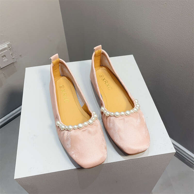 Gentle Style, Giant Bean For Women, Shallow Mouth, Flat Bottomed Single Shoes, Versatile And Comfortable, Soft Soled Grandma Shoes