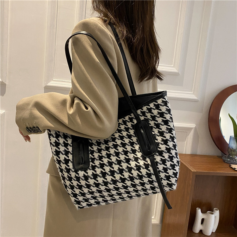 Designer's Autumn/Winter New Women's Large Capacity Handbag Korean Edition Fashion Thousand Bird Grid Casual Shoulder Bag