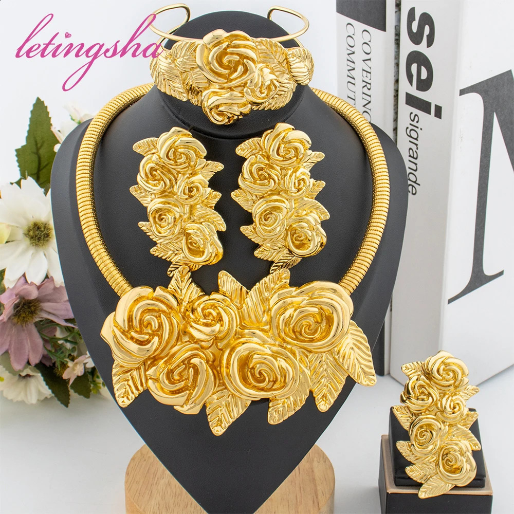 Dubai Classic Big Flower Pendant Jewelry Set for Women African Gold Plated Necklace Earrings Bangle Ring Set Wedding Part 241105
