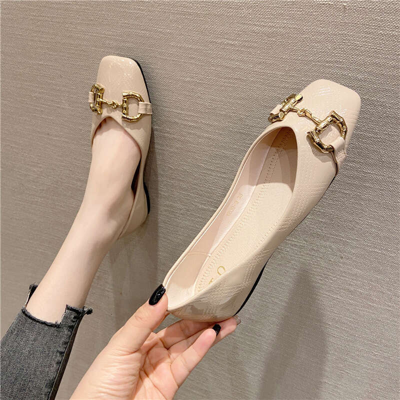 2023 Spring New Women's Head Low Heel Metal Buckle Single Shoe Cover Foot Shallow Mouth Fashionable Lacquer Leather Flat Shoes