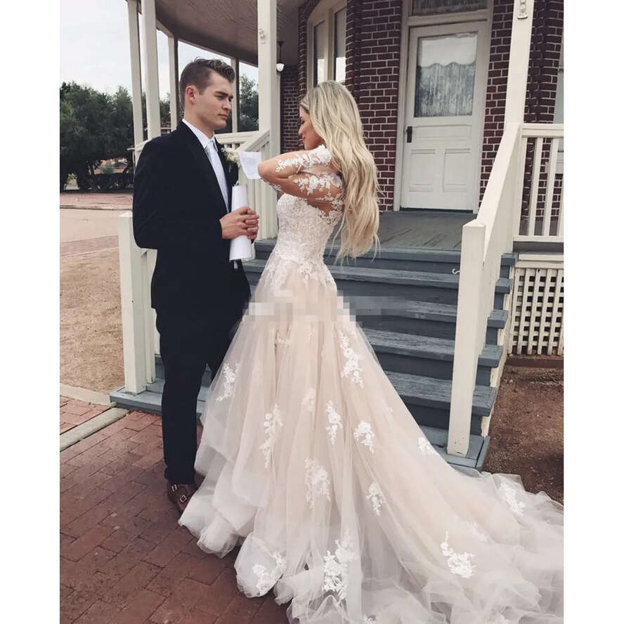 Long Sleeves Champagne A E Dresses Tiered Skirt Tulle Lace Applique Country Garden Sexy V Neck Wedding Bridal Gowns Pplique