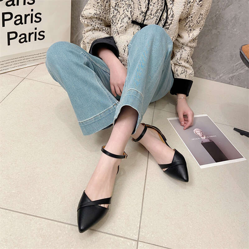 One Button Pointed Single Shoe For Women In Spring And Summer 2024, Versatile, Thick Heel, Shallow Mouth, French Temperament, Paired With Skirt, Low H