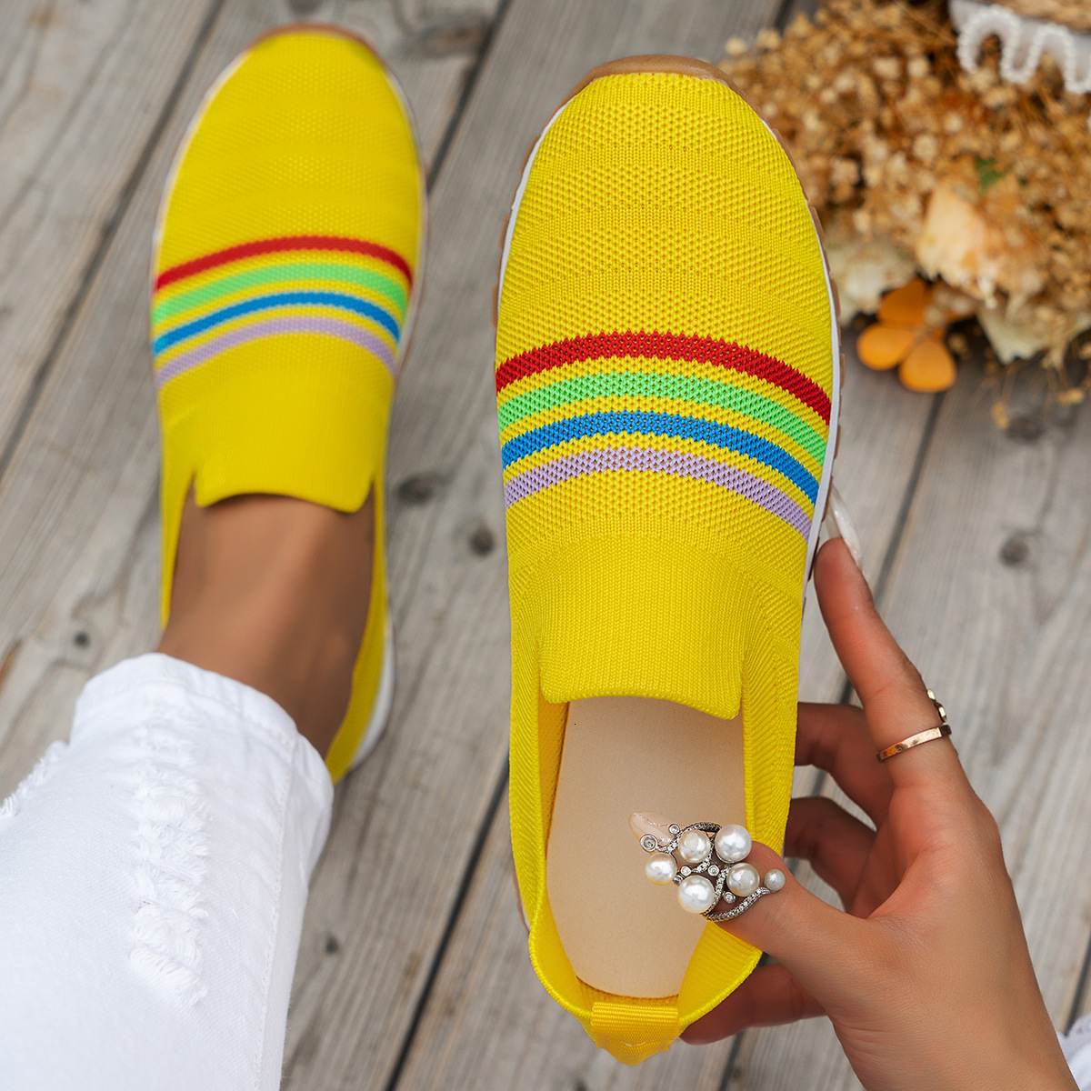 2024 Autumn New Large Flyknit Single Shoes Breathable One Step Stepping Women's Casual Knitted Mother Shoes
