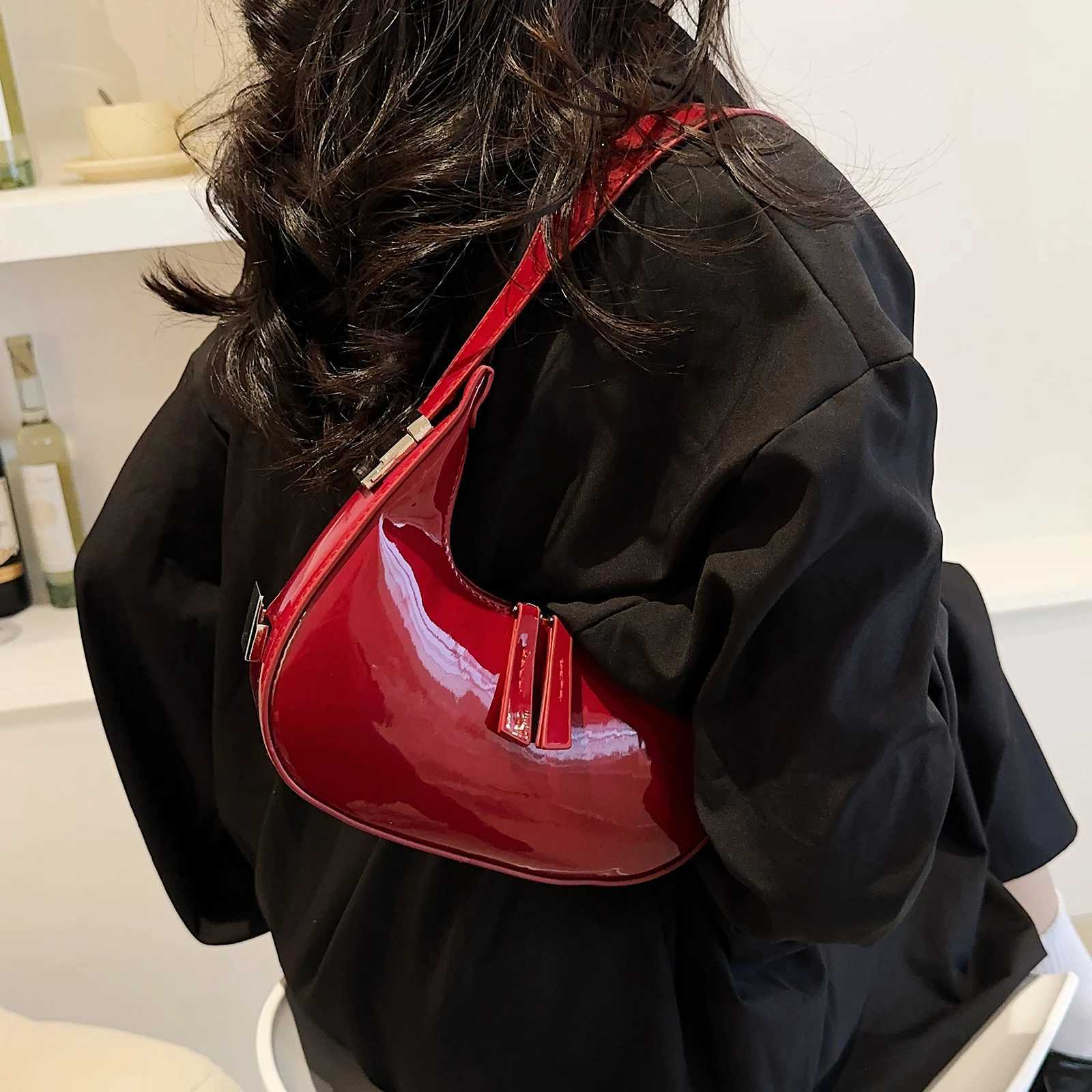 Vintage Leather Wine Red Shoulder Bags for Womens Patent Crescent Bag 2024 French Designer Small Handbag Ladies TotesC250401