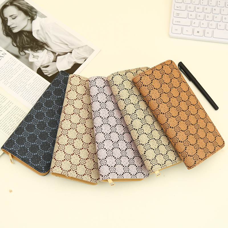 Women's Long, Large Capacity Zipper, Fashionable And Simple Handheld Wallet Wallet Designer's New Zero Wallet
