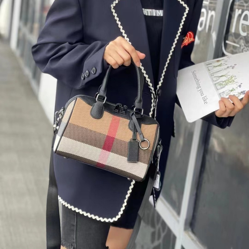 Brand Designer HandBags for Women 2023 New High Capacity Simple Crossbody Bags Female Casual Fashion Trends Handbag