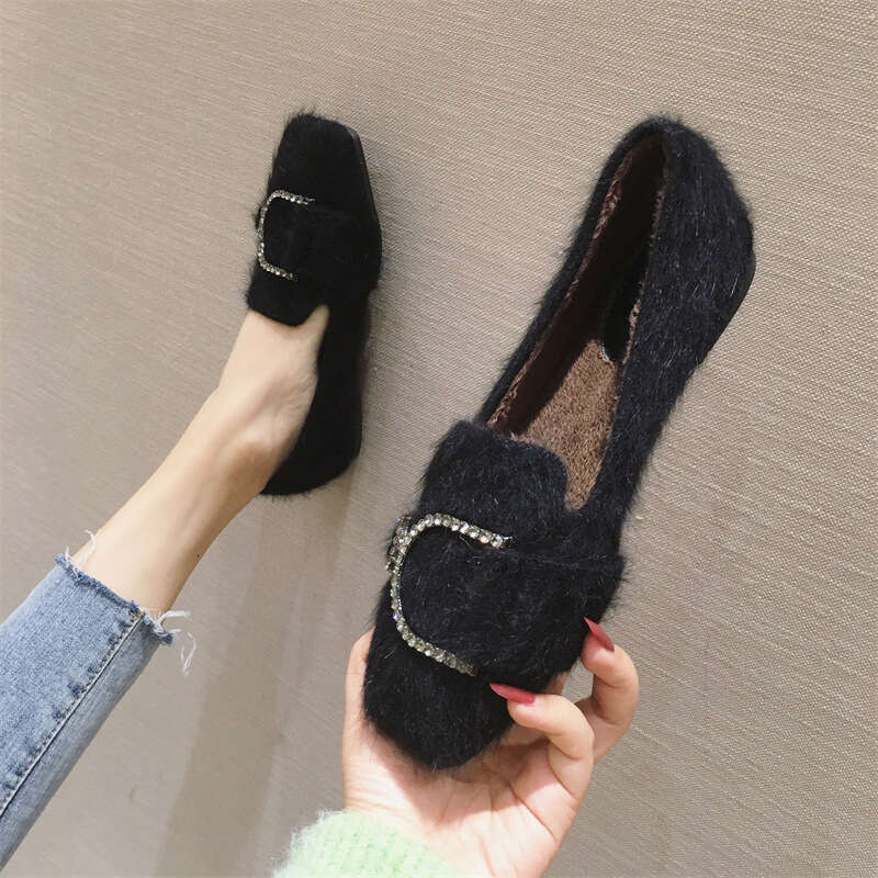 One Foot Hairy For Women 2023 Winter New Korean Version Fashionable Versatile And Warm Single With Added Velvet, Casual Bean Shoes