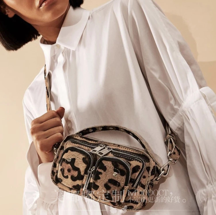 Leopard Prints Three Shoulder Strap Lower Arm Shoulder Bag Womens French Ten Font Phone Bag Latest 241105