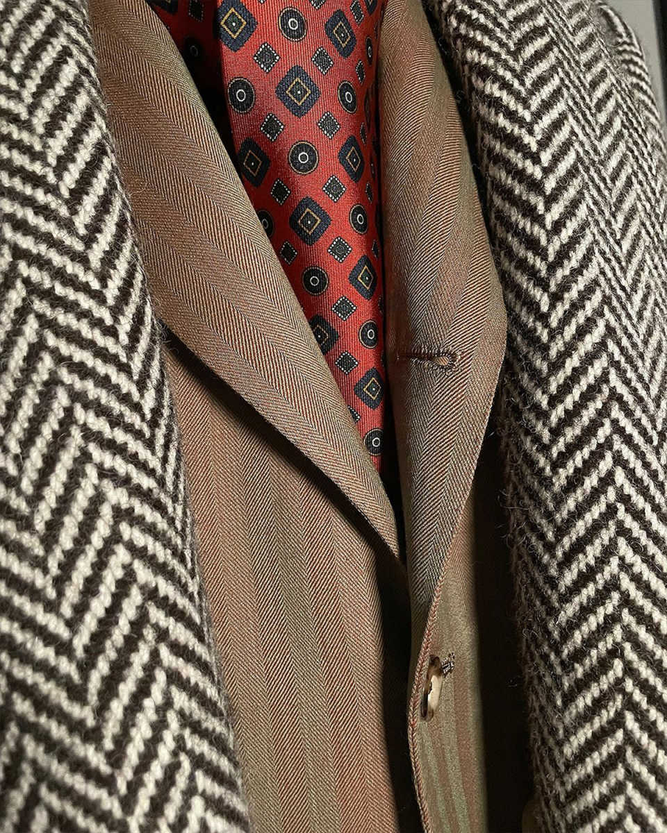 Modern Men's Overcoat Peaked Lapel Tailored Wool Blend Jacket Harringbone Blazer Autumn Winter Double Breasted Plus Size Windbreaker Custom Made 