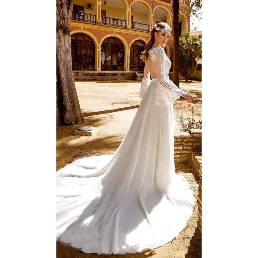 Bohemian A E Dresses Bell Long Sleeves Lace Appliques Hollow Back Court Train Beach Wedding Dress Bridal Gowns Boho Vestidos