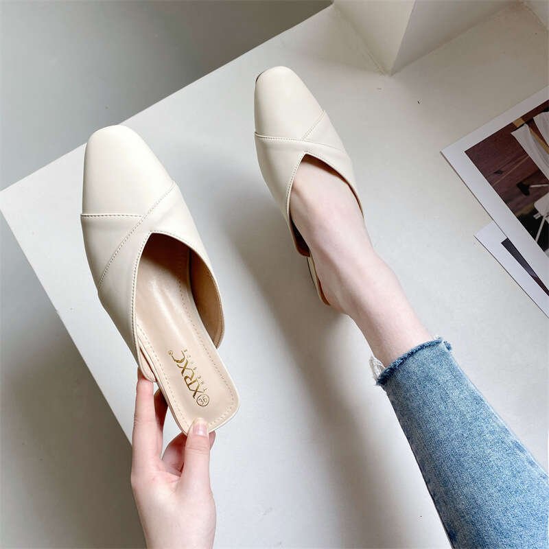 2023 New Semi Simple And Fashionable Toe Cap Thick Cool Trailer Mid Heel Splicing Solid Color One Foot Slippers For Women's Outdoor Wear