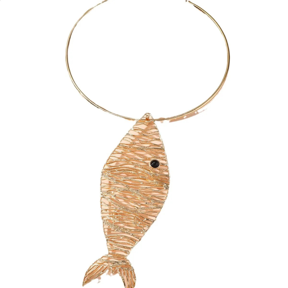 Hip Hop Metal Small Fish Pendant Collar Fashion Golden Hollow Out Small Fishes Earrings Necklace Set for Woman Jewelry Gift 241105