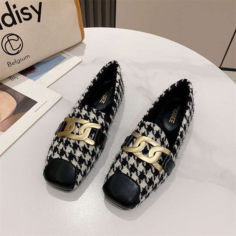 Qian Niao Ge Mao For Women 2023 Winter New Style One Step Versatile With Velvet Warmth Single Shoes, Casual Bean Shoes