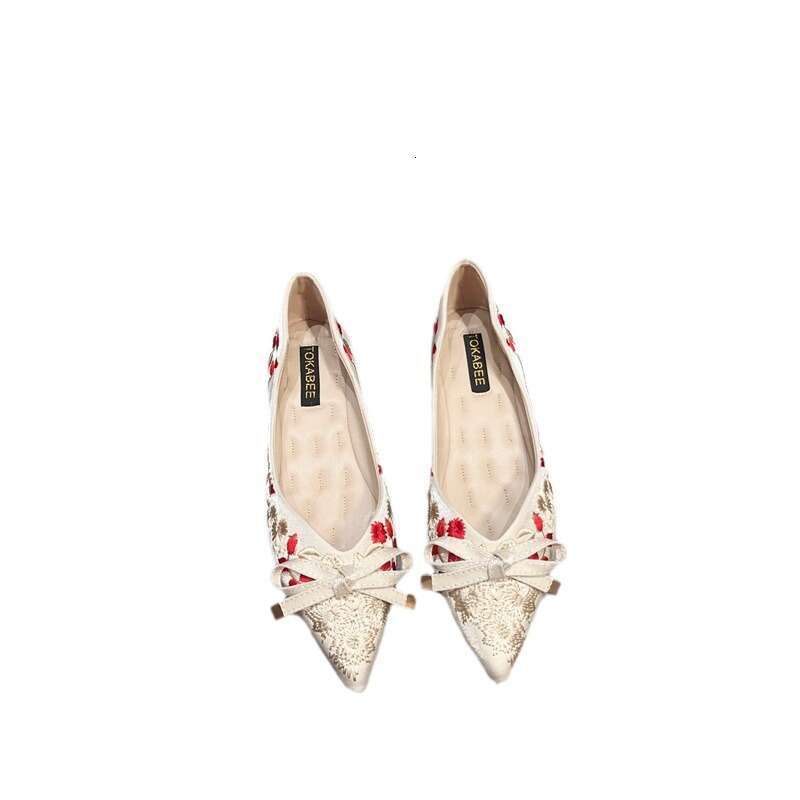 New Chinese Style Flat Bottomed Shallow Mouth Women's Korean Version New Fabric Single Shoe Soft Sole With Qipao Embroidered Pointed Shoes