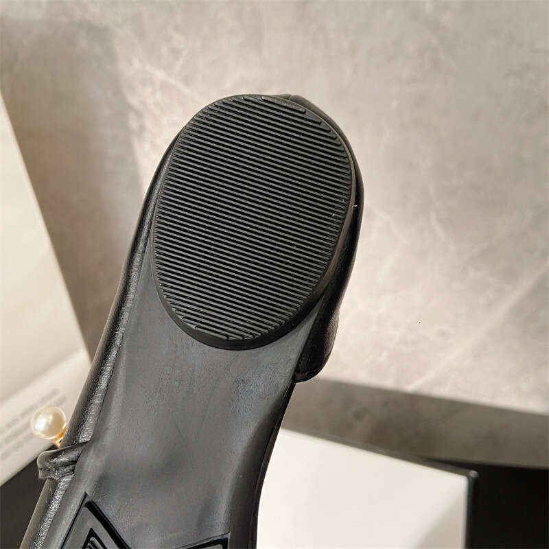 Fairy Style Gentle Shallow Mouth Single Women's Korean Version Spring New Item Pearl Leather Soft Sole Side Hollow Pointed Flat Bottom Scoop Shoe