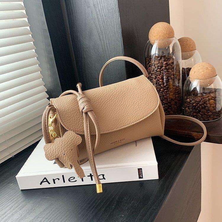 2024 New Popular Women's Solid Color Crossbody Minimalist and Unique Soft Face Leisure Fashion Versatile Trendy Small Bag