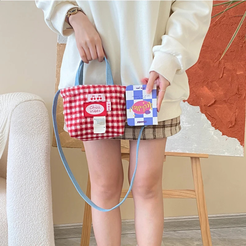 Fashion womens mini shoulder bag womens wool fabric handbag red checkered handbag small wallet cute phone bag 241105