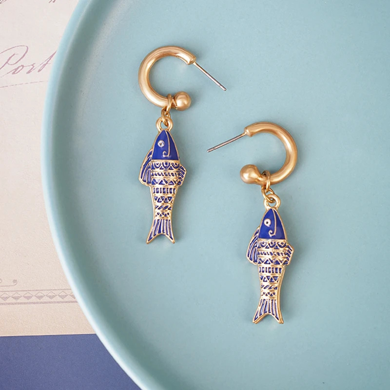Blue Fish Pendant Earrings Chic Marine Life Charms Earrings Women Girls C-Shapled Statement Earring Gift 241105
