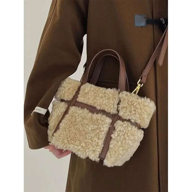 Designer Bag Miyagawa Handheld Plush Bag 2024 Autumn/Winter New Lamb Wings French Small Commuter One Shoulder Crossbody Bags Saddle bag