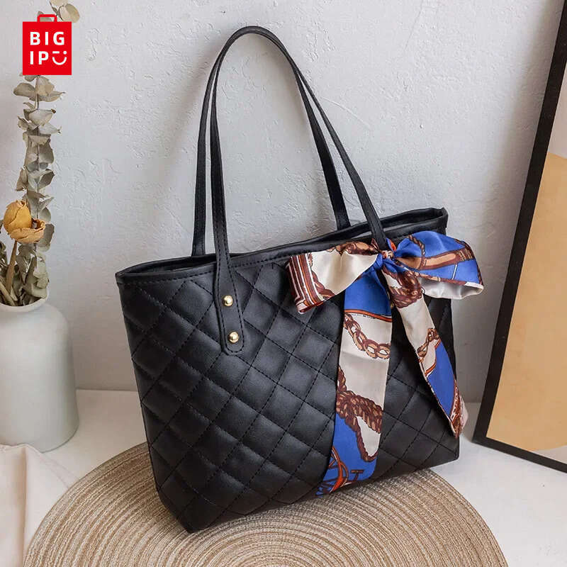 Designer Bag Large Capacity Lingge Embroidery Bag New Trendy Simple Scarf Tote Bag Hot Selling One Shoulder Bucket Bag Bags For Women