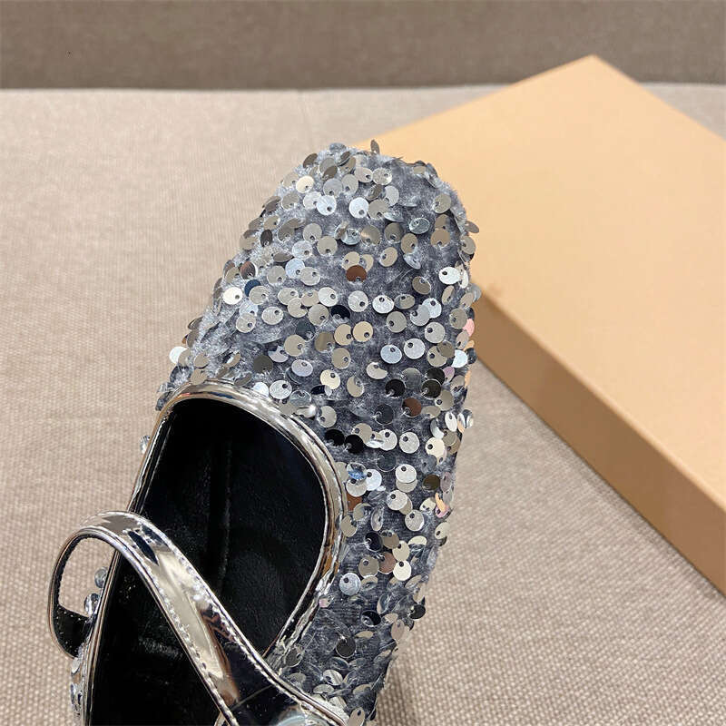 Xiaoxiangfeng Baotou Slippers For Women's Outwear 2024 Spring/Summer New Sequin Flat Bottom Mary Jane Muller Half Top