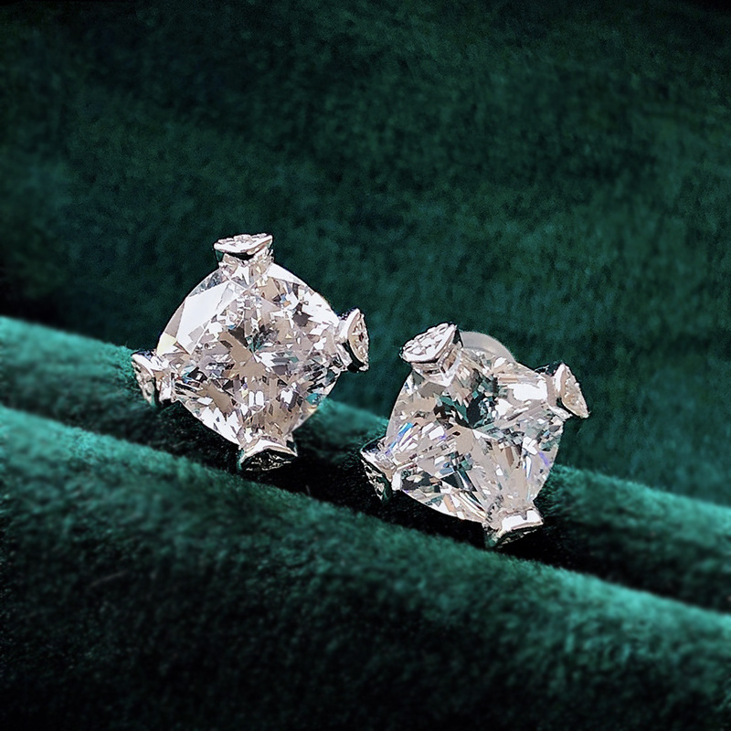 Sparkling Gorgeous Stud Earrings Luxury Jewelry Real 100% 925 Sterling Silver Cushion Shape White Moissanite Diamond Women Wedding Earring Christmas g