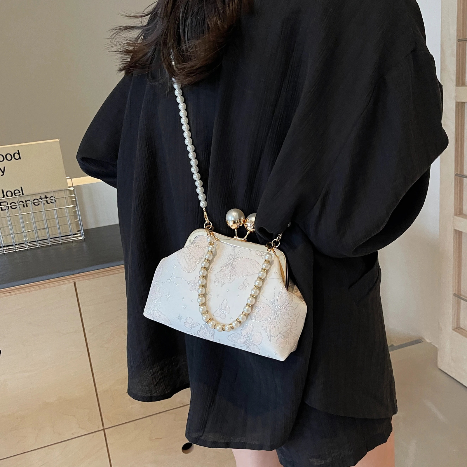Home>Tags> Womens Bag>Niche High end Embroidered Shoulder Bag>Fashion Womens Bag 241105