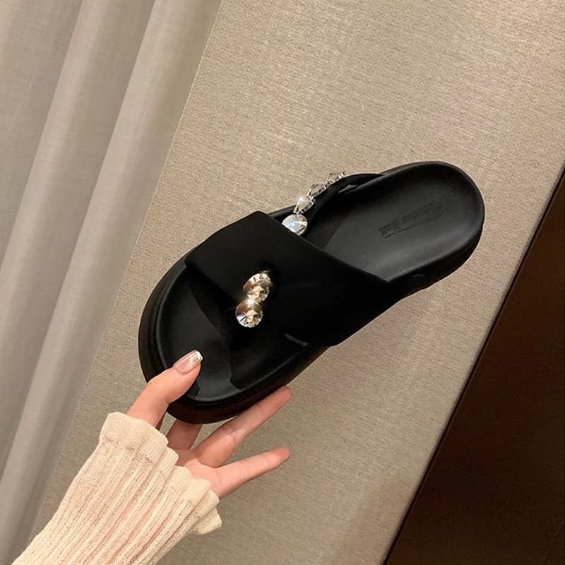 Rhinestone Clamp Foot Thick Soled Beach Slippers Size31-44.