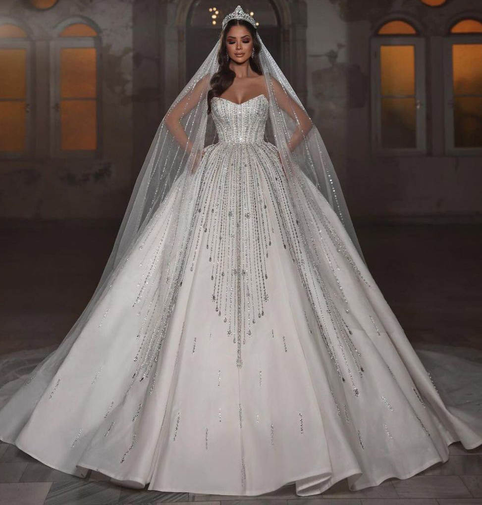 Gorgeous Ball Gown Wedding Dress Sequins Crystal Deaded Strapless Bride Gowns Customized Long Sleeve Sweep Train Bridal Dresses