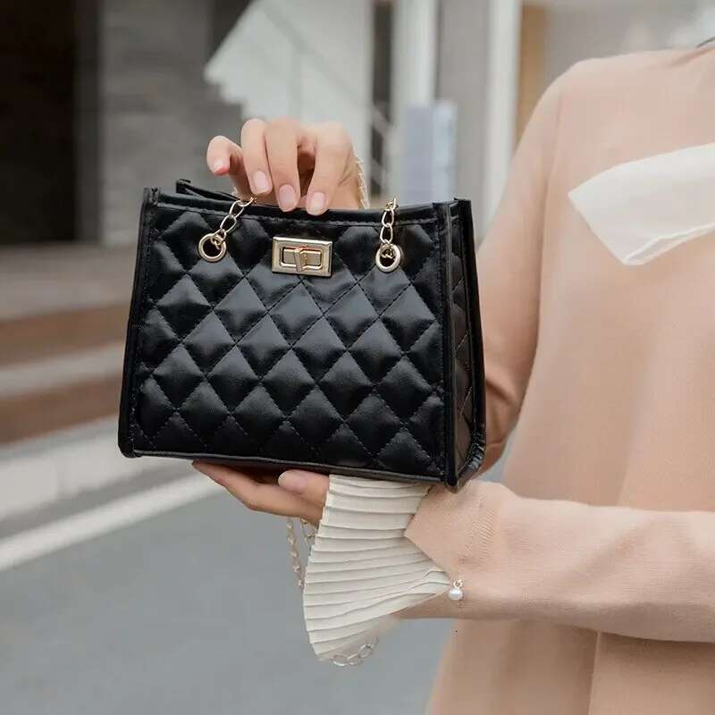 Designer Bag Hot Selling New Solid Color Prismatic Plaid Women Shoulder Bag Korean Version Fashion Lady Style Chain Pu Leather Light Handbag