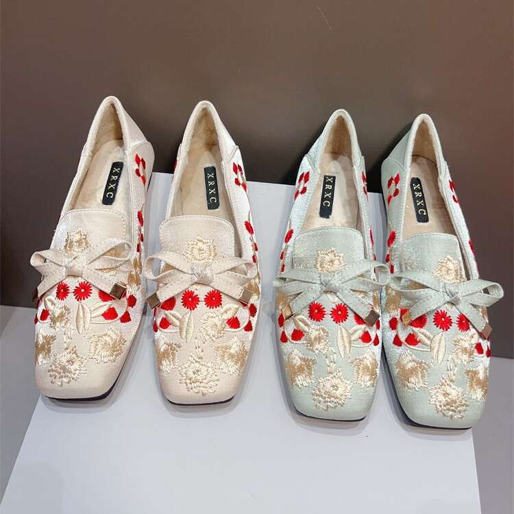 Butterfly Knot Decoration Square Toe With Fuzzy Fur Women's Korean Version, New Embroidered Fabric Flat Sole Single Shoes, Work Shoes