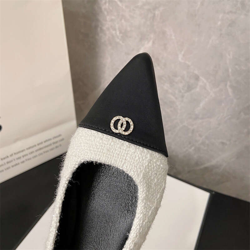 Xiaoxiangfeng Shallow Mouth Pointed Single Shoe Women's Spring And Summer New Korean Version Temperament Versatile Rhinestone Soft Sole Flat Shoe