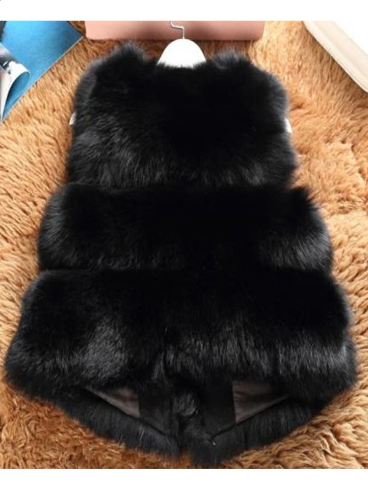 ZADORIN 3XL Autumn Winter Thick Warm Faux Fox Fur Vest Women High Quality Fashion V-Neck Short Fur Coat Female Fur Waistcoat 241105
