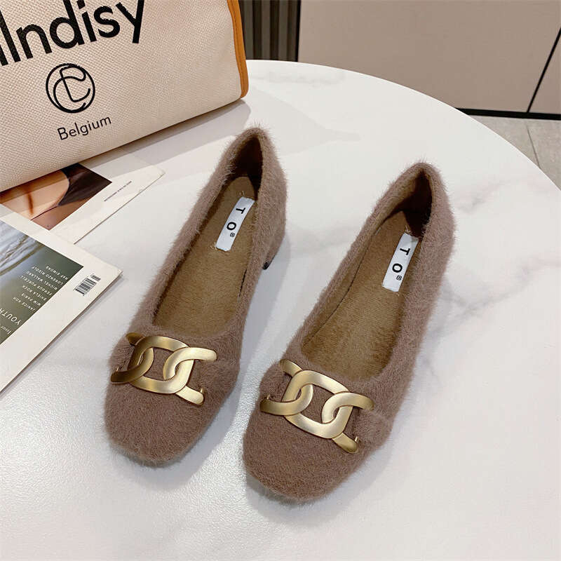 2023 Autumn/Winter New Single Women's Head Hairy Metal Buckle Low Heel Outdoor Casual With Velvet Bean Shoes
