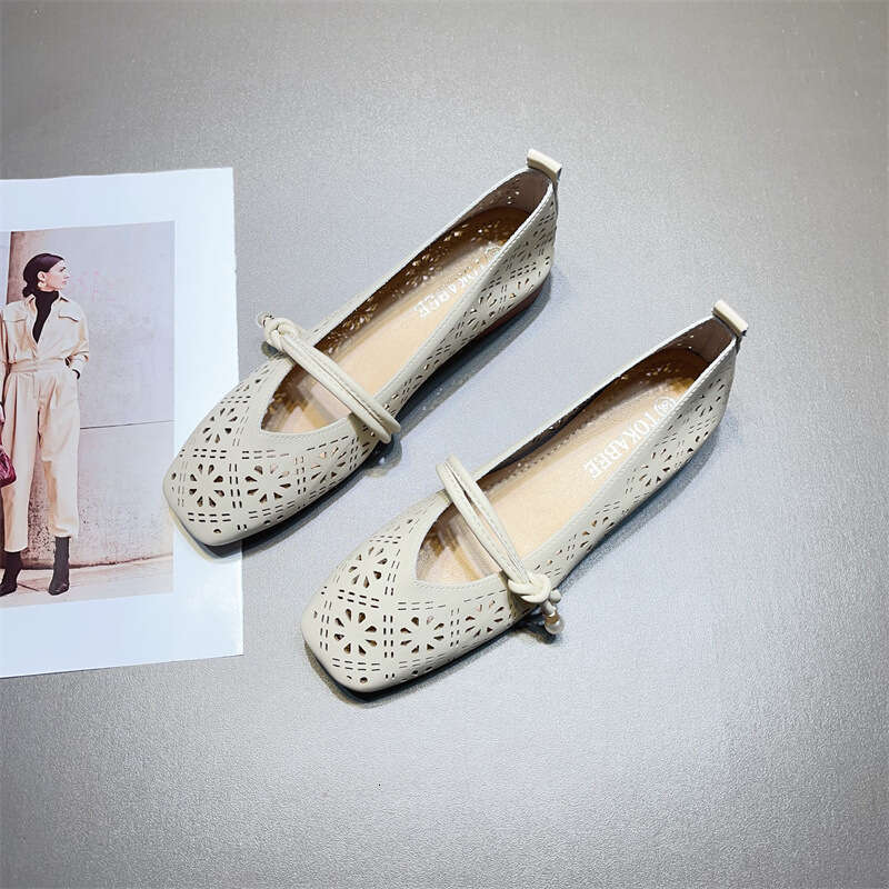 Hollow Mary Jane Sandals Women's Korean Edition Spring/Summer New Versatile Bottom Soft Face Square Head Shallow Mouth Low Follow Shoes