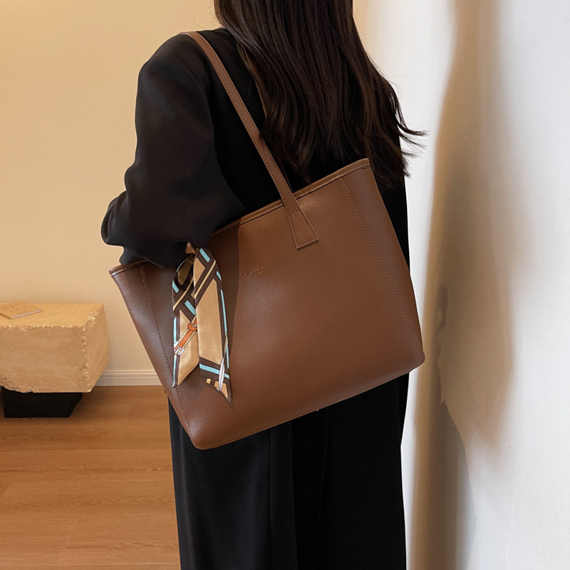 New designer Maillard women's large capacity handbag season new multifunctional shoulder bag