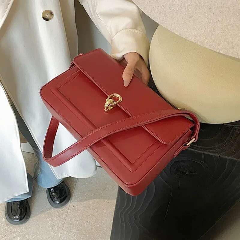 Designer Bag High End, Fashionable, Light Luxury, Red Small Square Bag, New Year's Wedding Bag, Trendy Retro Single Shoulder Underarm Bag