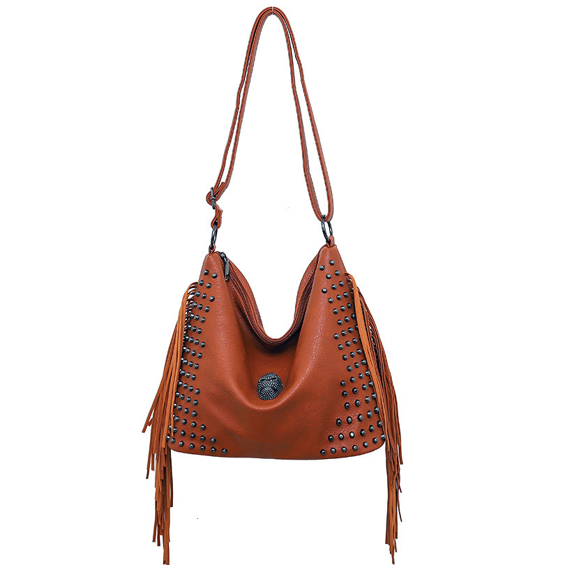 trend 2025NEW New designer casual soft leather rivet tassel large capacity skull fashion head single shoulder diagonal big bag women s fashion bag tre