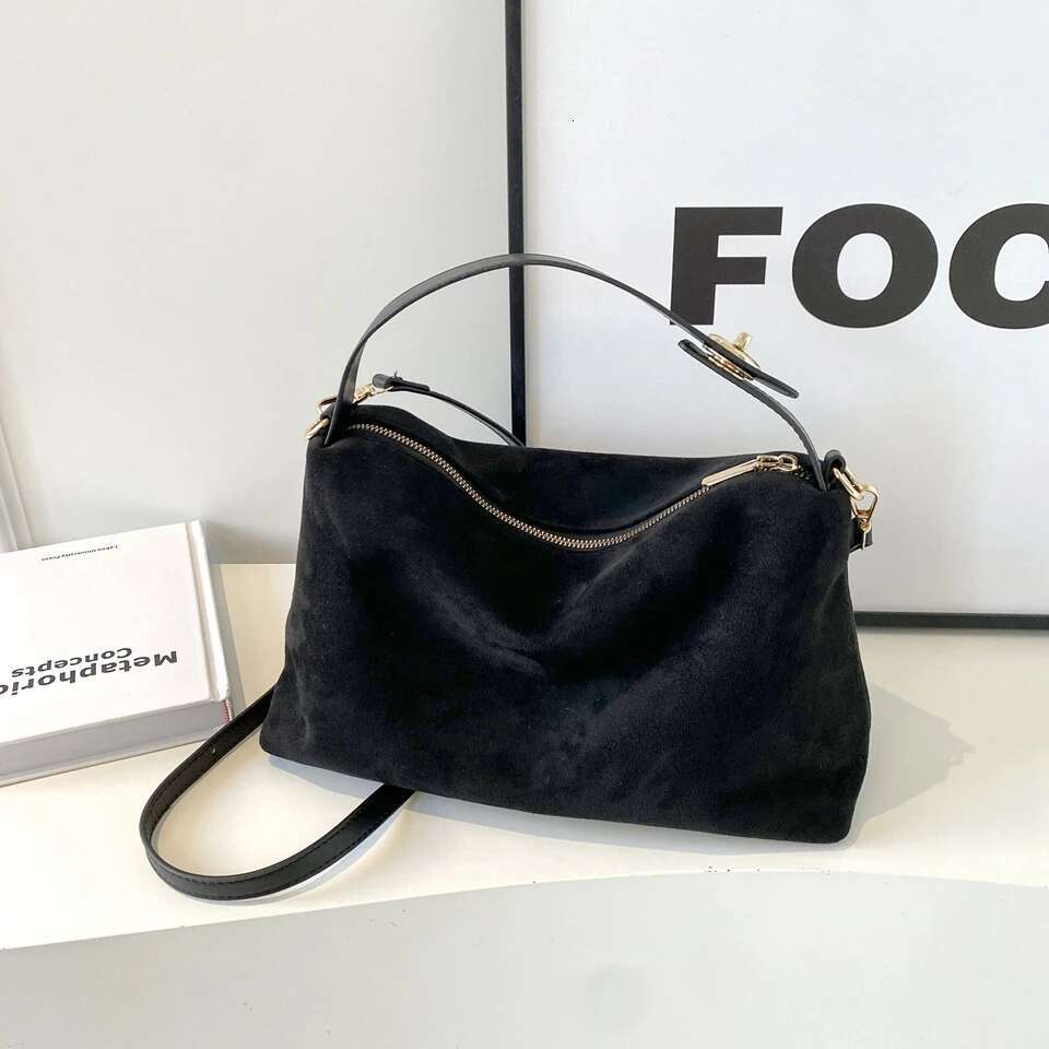 Advanced Retro for Women's 2025 New Textured Frosted Shoulder with Large Capacity Crossbody Commuting Tote Bag