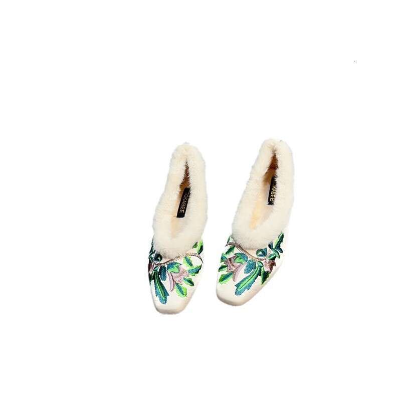 Chinese Style Square Toe Flat Sole Single Thick Heels Soft Soles, Embroidered And Velvet Warm Cheongsam Shoes With Bean Scoop