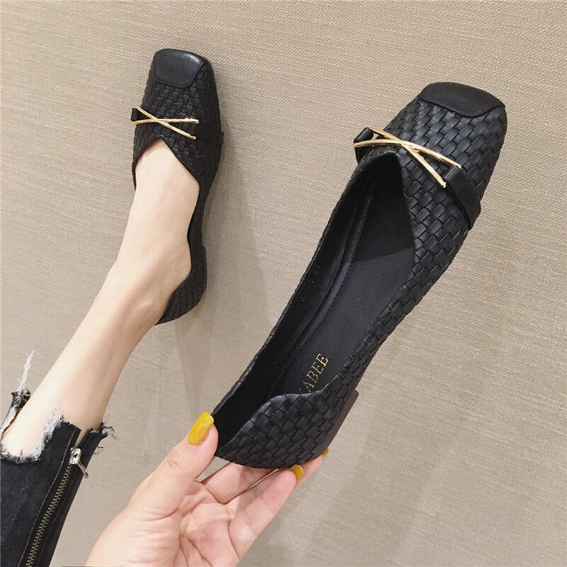 2023 Autumn New Soft Versatile Square Head Shallow Mouth Single For Grandma, Fashionable Woven Flat Bottom Women's Shoes