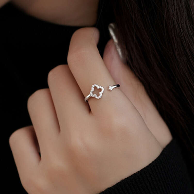 Fashion Hot Sterg New Four Jewelry Sier Leaf wer Rings for Women Chic Hollow Zircon Opening Ins Finger Ring Wedding Jewelry Wholesale