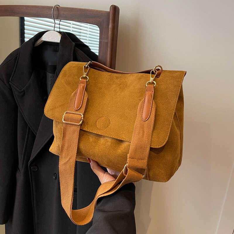 Designer Bag Women Mailman's Flap Bag Matte Suede Versatile Winter Large Capacity Crossbody Bag Single Shoulder Bag Shopper Totes